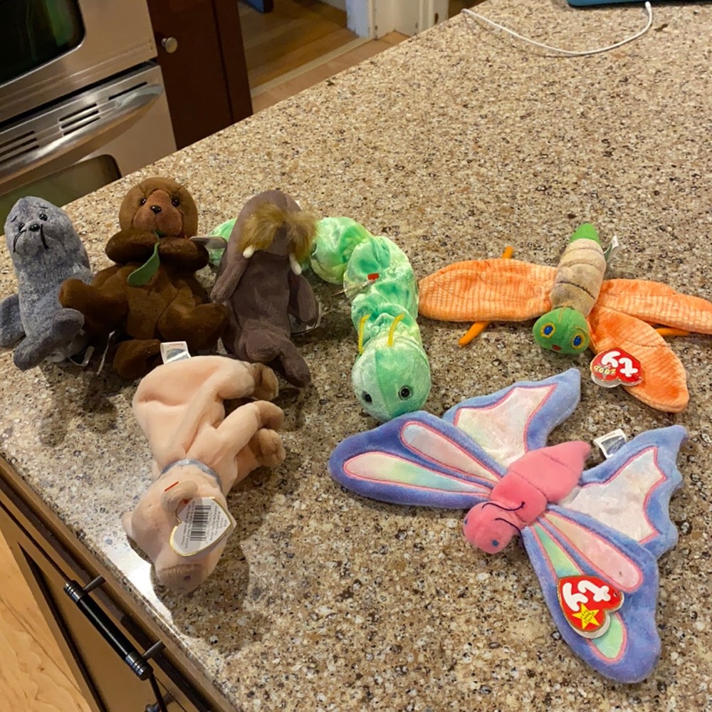 Lot of seven beanie babies